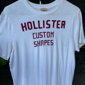 Hollister graphic tee size medium